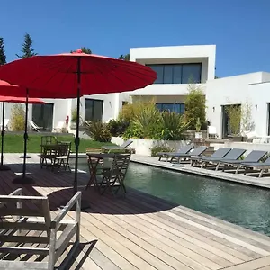 https://villa-le-sud-appartements.fr-provencehotel.com